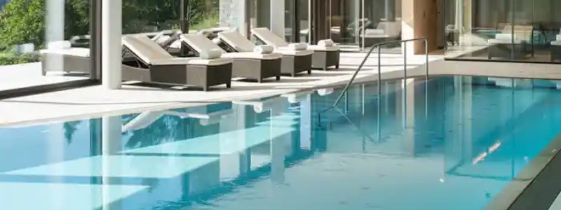 clinic-les-alpes-spa_pool_outdoor_view